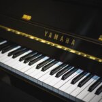black yamaha piano